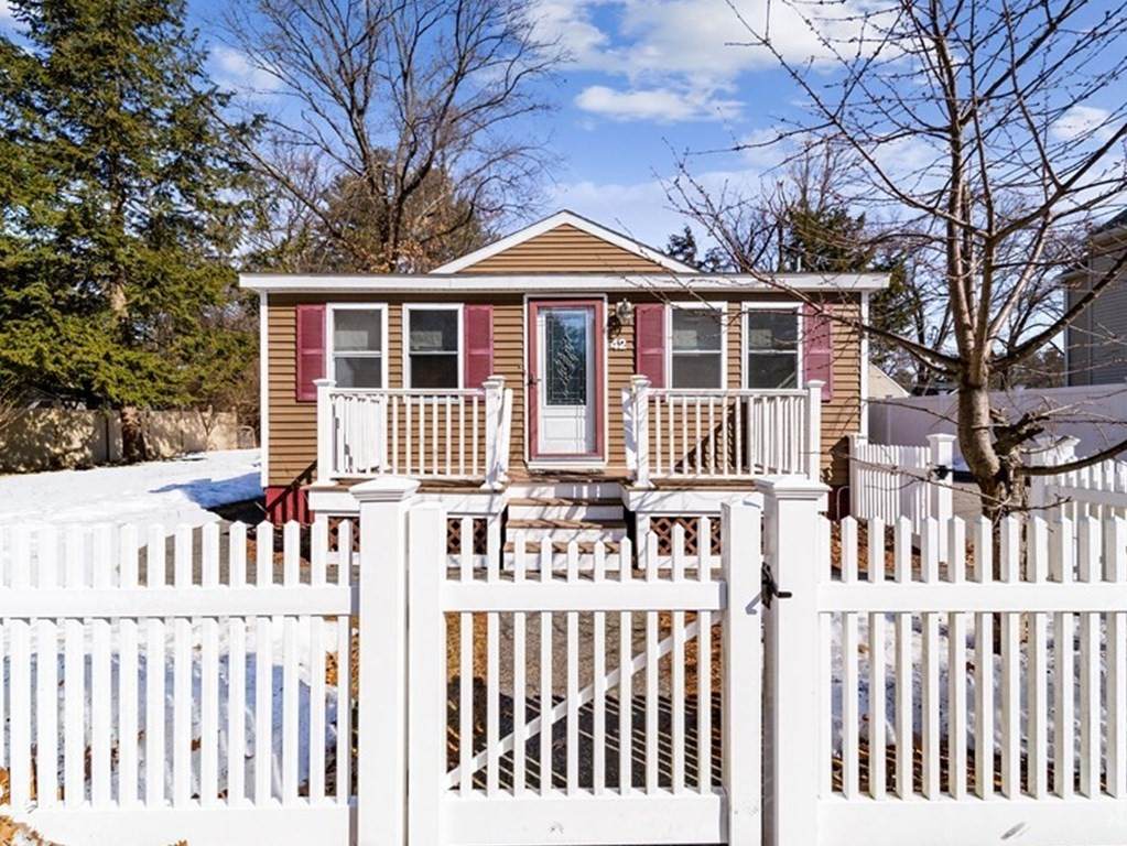 42 Mystic Ave - Photo 1