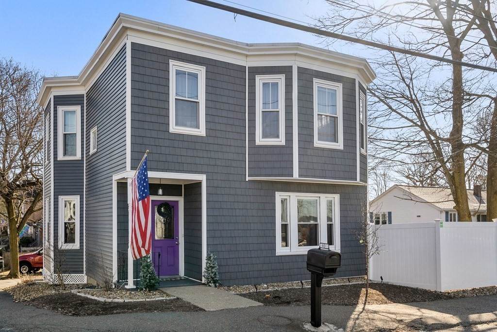 40 Main - Photo 1