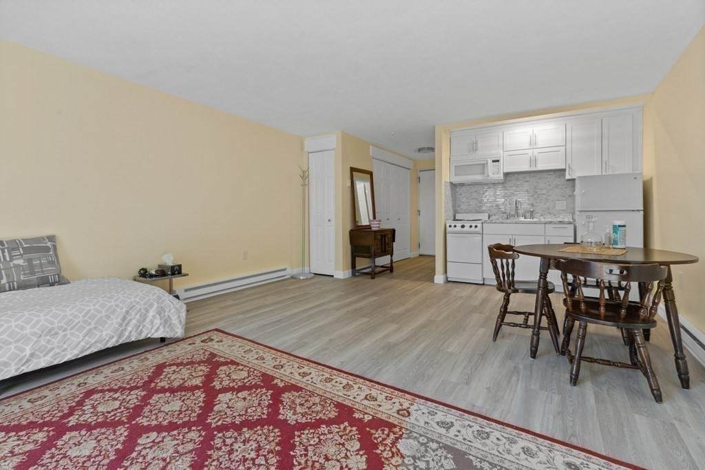60 Greentree Ln - Photo 1