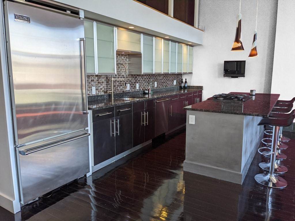 303 Cambridge - Photo 1