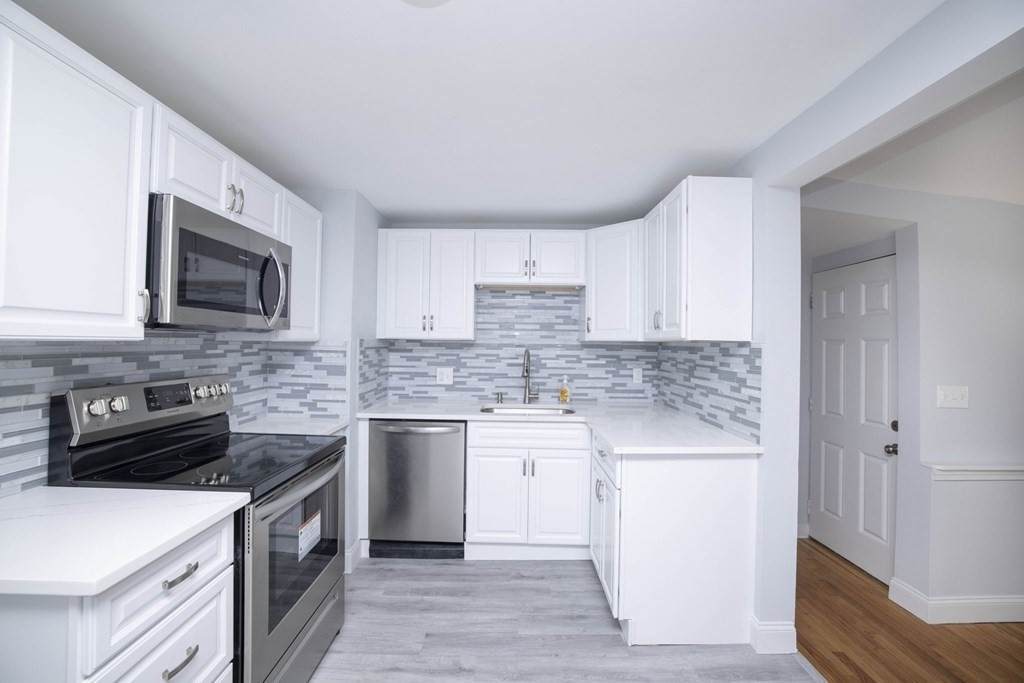 143 Algonquin Street - Photo 1