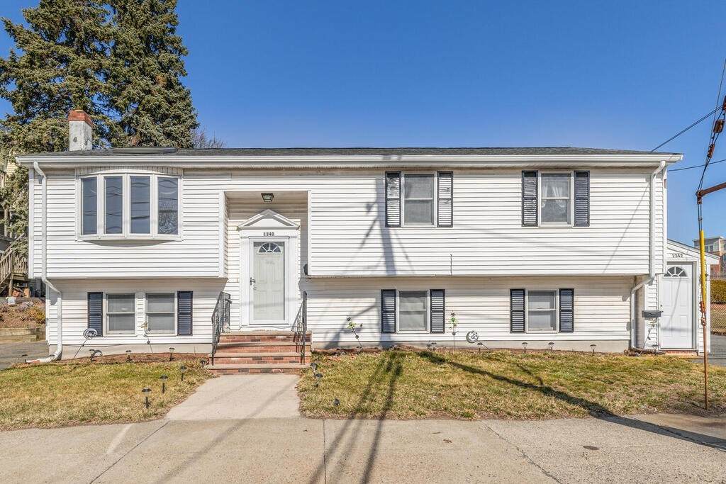 1340-1342 Salem St - Photo 1