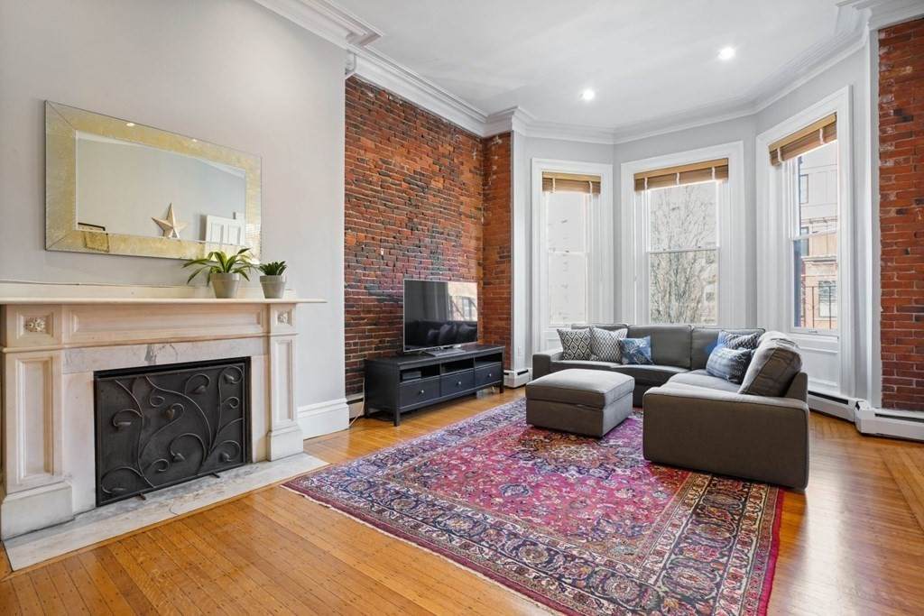 146 Marlborough - Photo 1