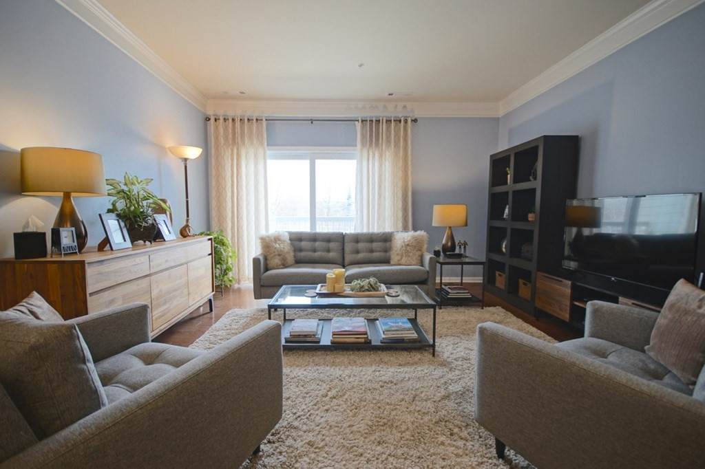 130 University Ave - Photo 1