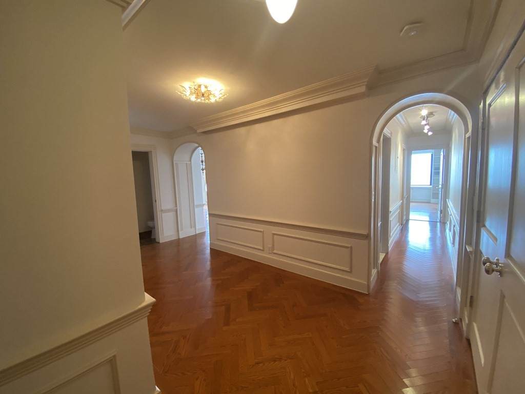85 E India Row - Photo 1
