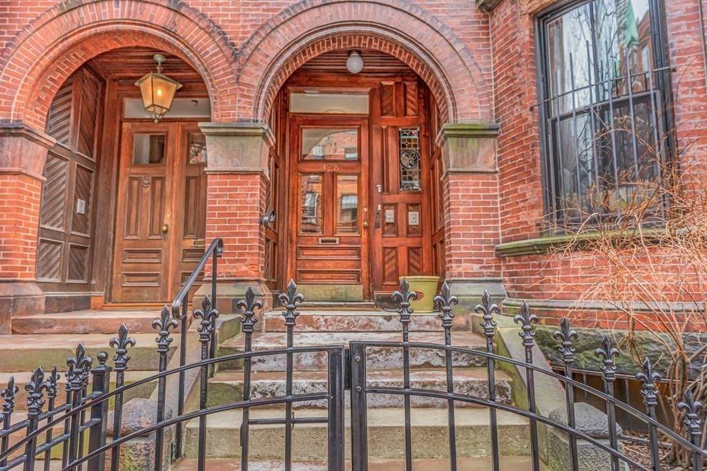 128 Saint Botolph St - Photo 1