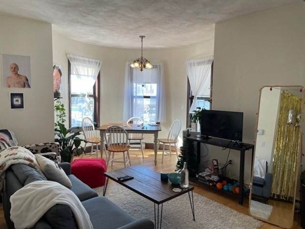 752 Columbus Ave - Photo 1
