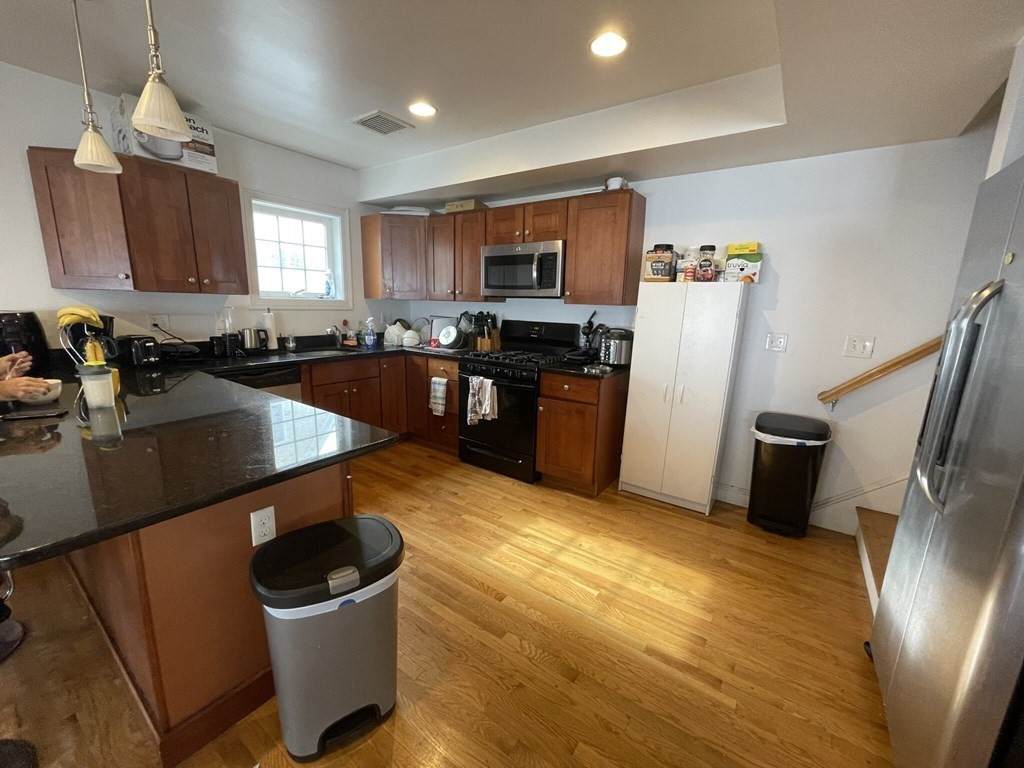 55-65 Circuit St - Photo 1