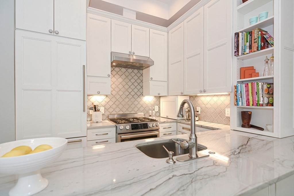 81 Waltham St - Photo 1