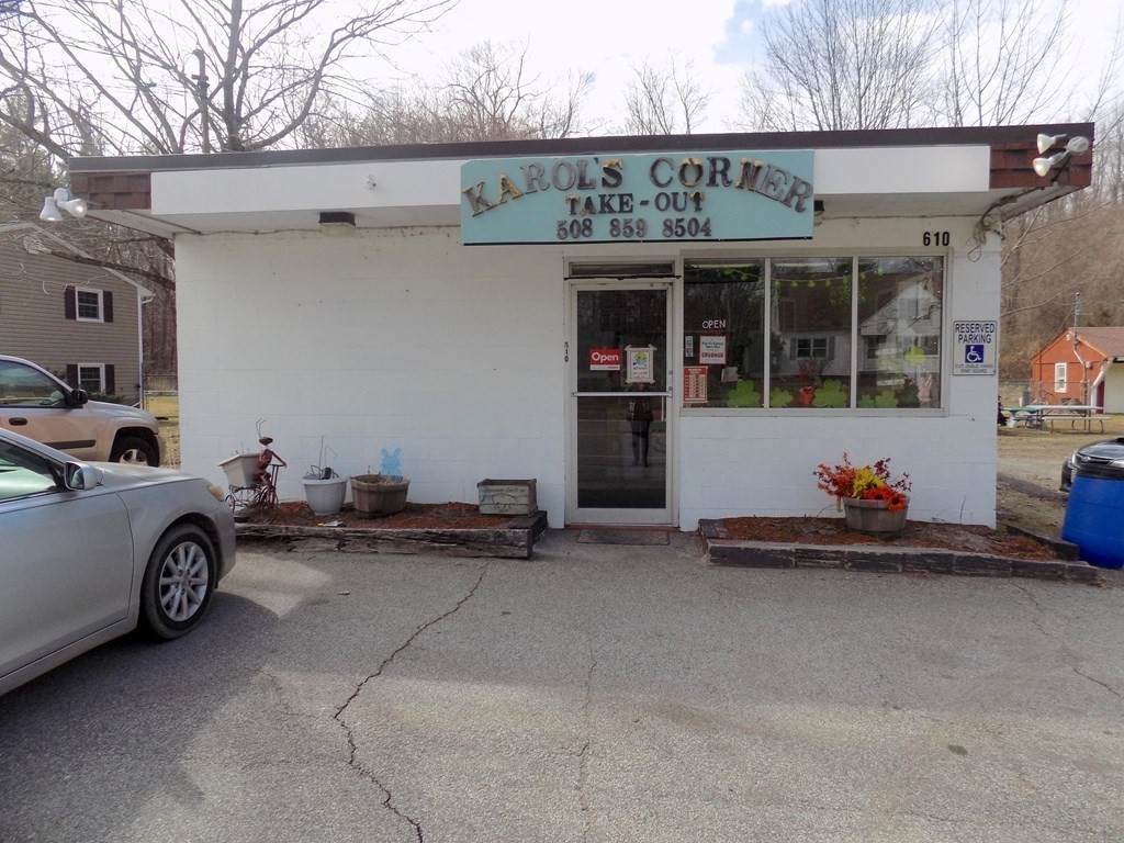 610 Pleasant St - Photo 1