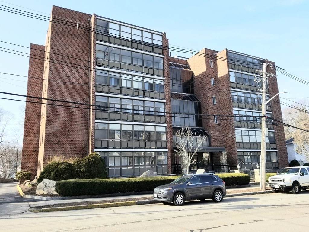 40 Greenleaf St - Photo 1