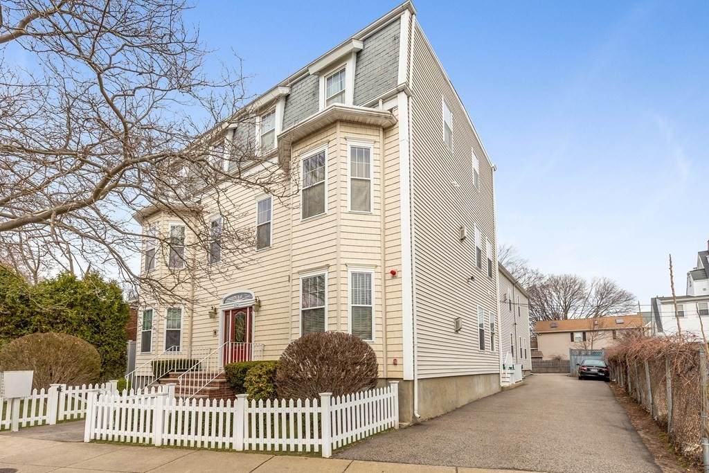 224 Salem Street - Photo 1