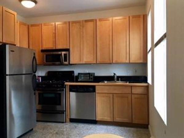 330 Summit Ave - Photo 1