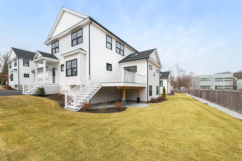 195 Bedford St - Photo 1