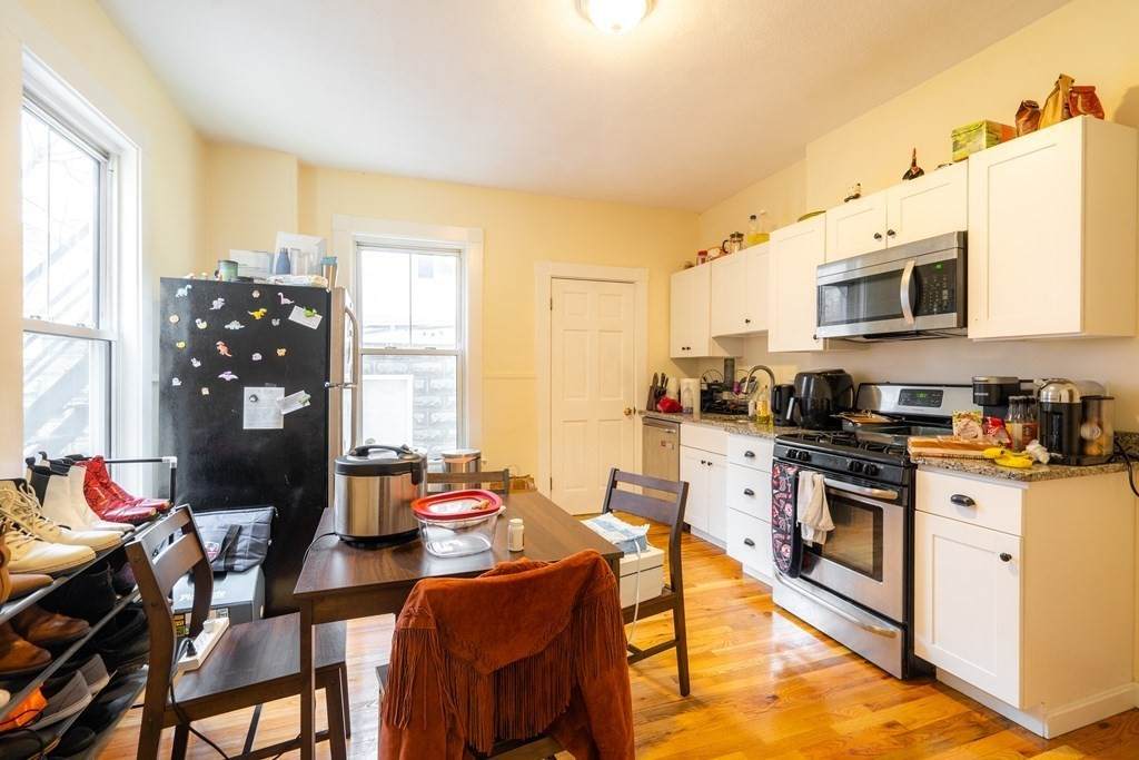 23 Cottage Ave - Photo 1