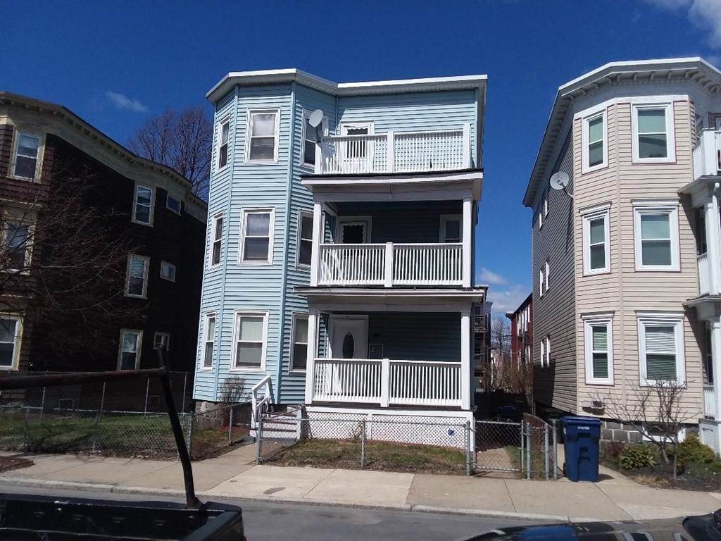 23 Howes - Photo 1