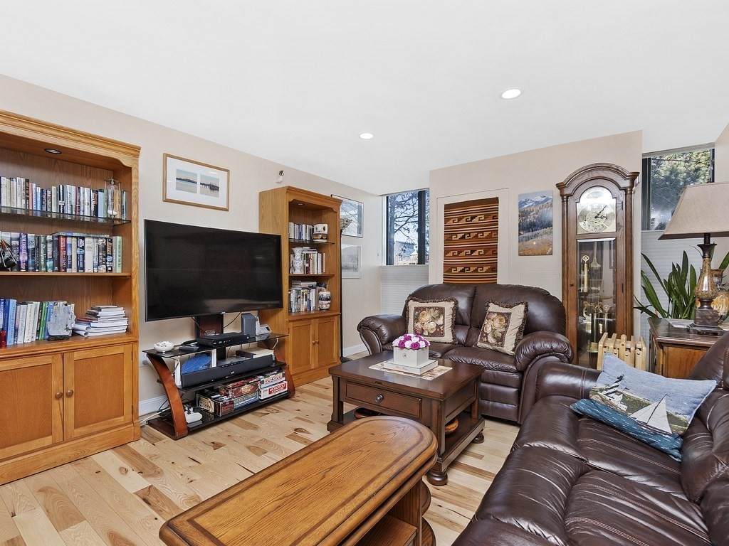 42 8Th St - Photo 1