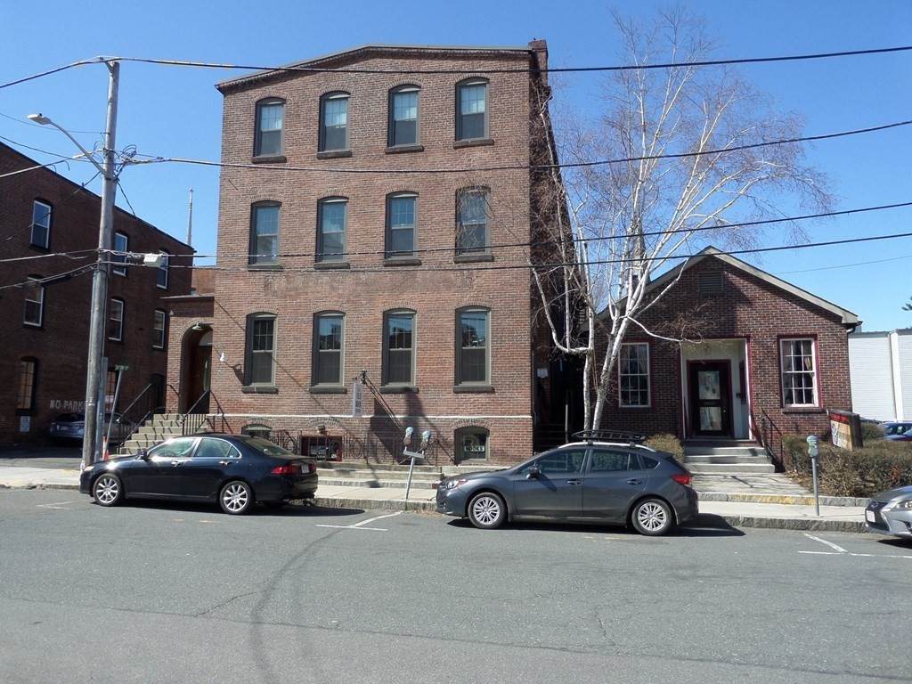 32 Masonic St - Photo 1