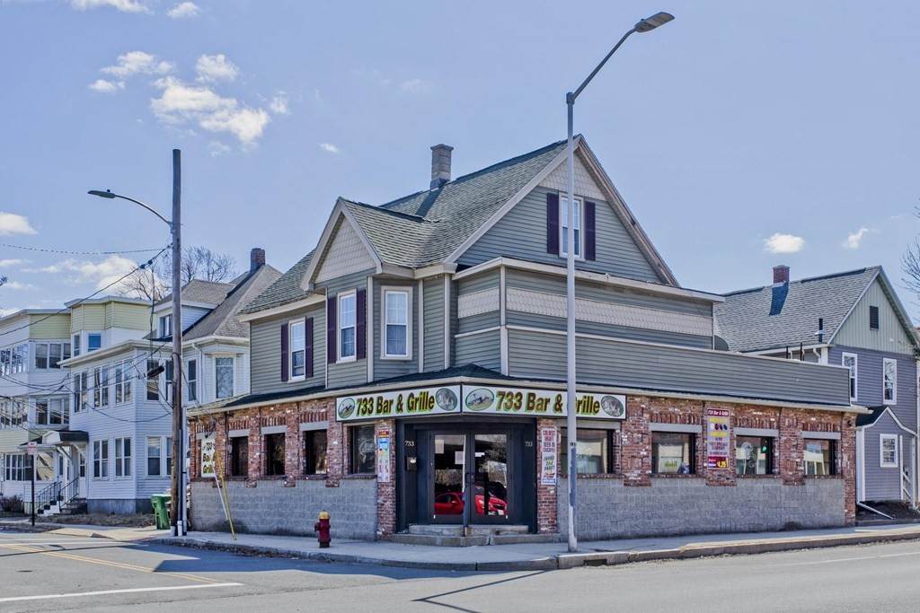 729 Chicopee St - Photo 1