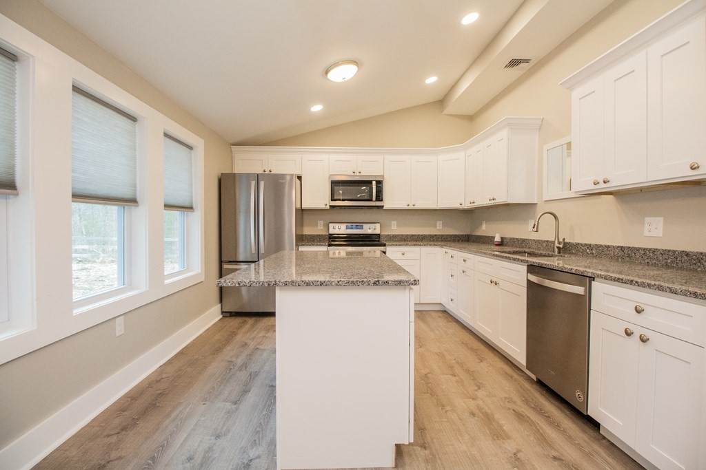 29 Hartford Ave. West - Photo 1