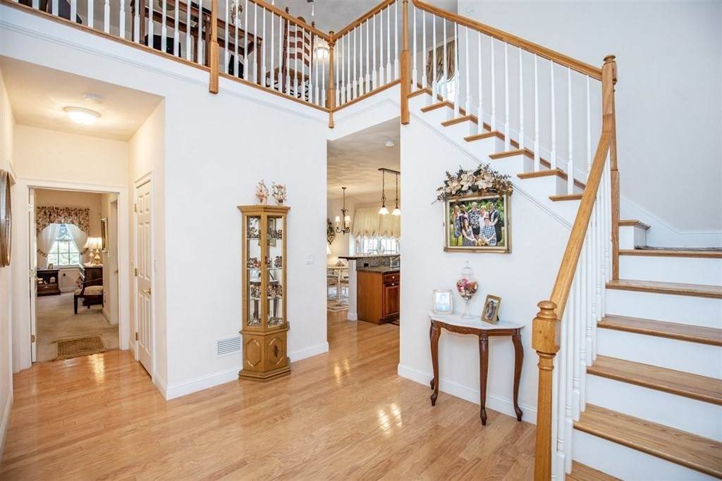 2 Raymond Ct - Photo 1