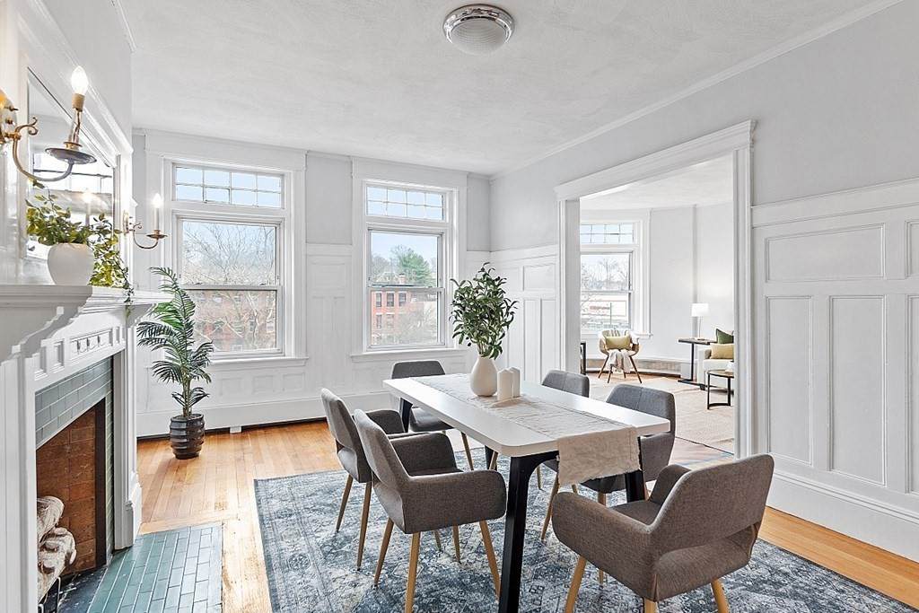 1906 Beacon St - Photo 1