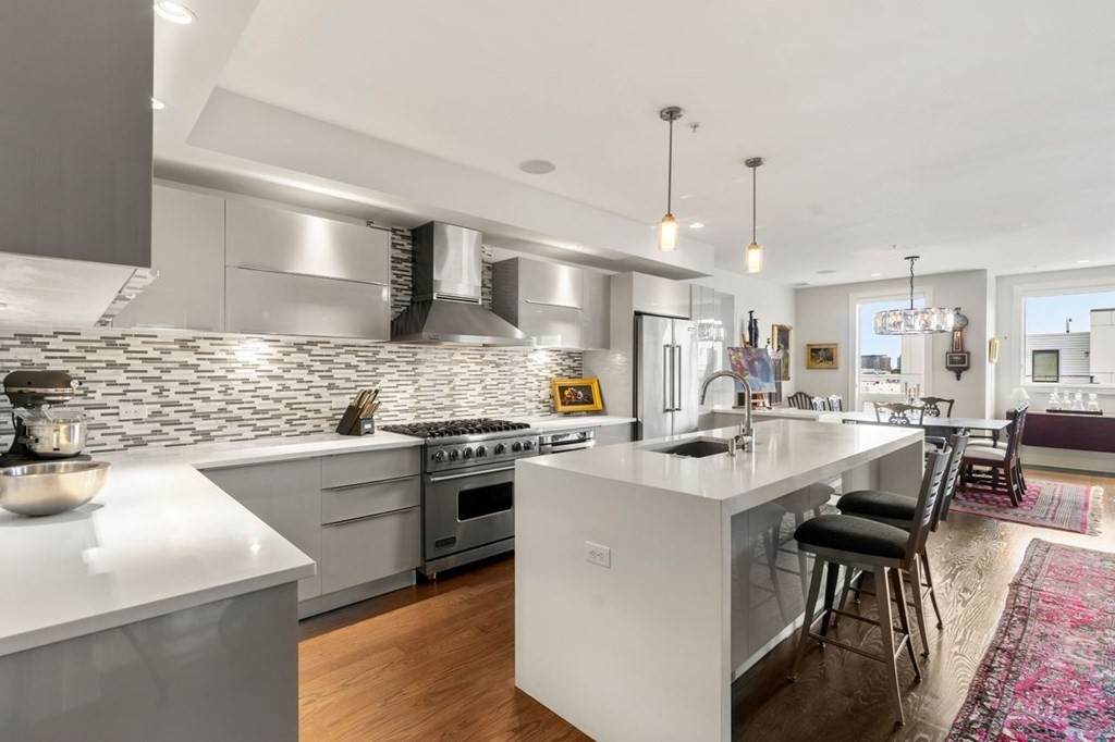 403 W 1St St - Photo 1