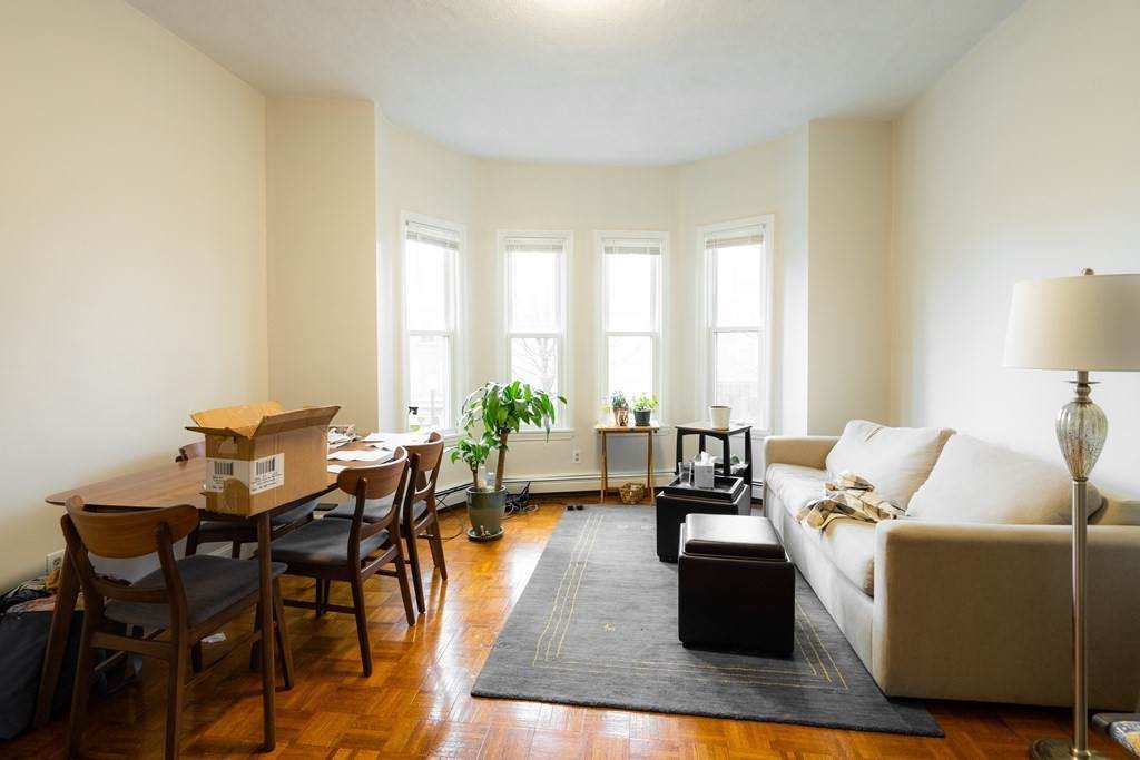1102 Cambridge St - Photo 1