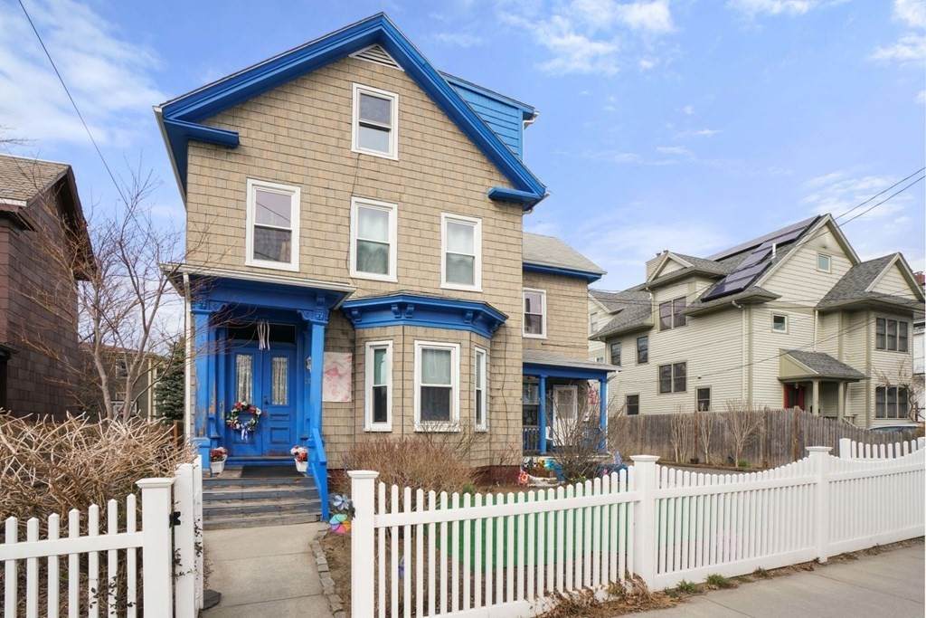 37 Hubbard Ave - Photo 1