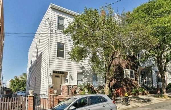 154 Webster - Photo 1