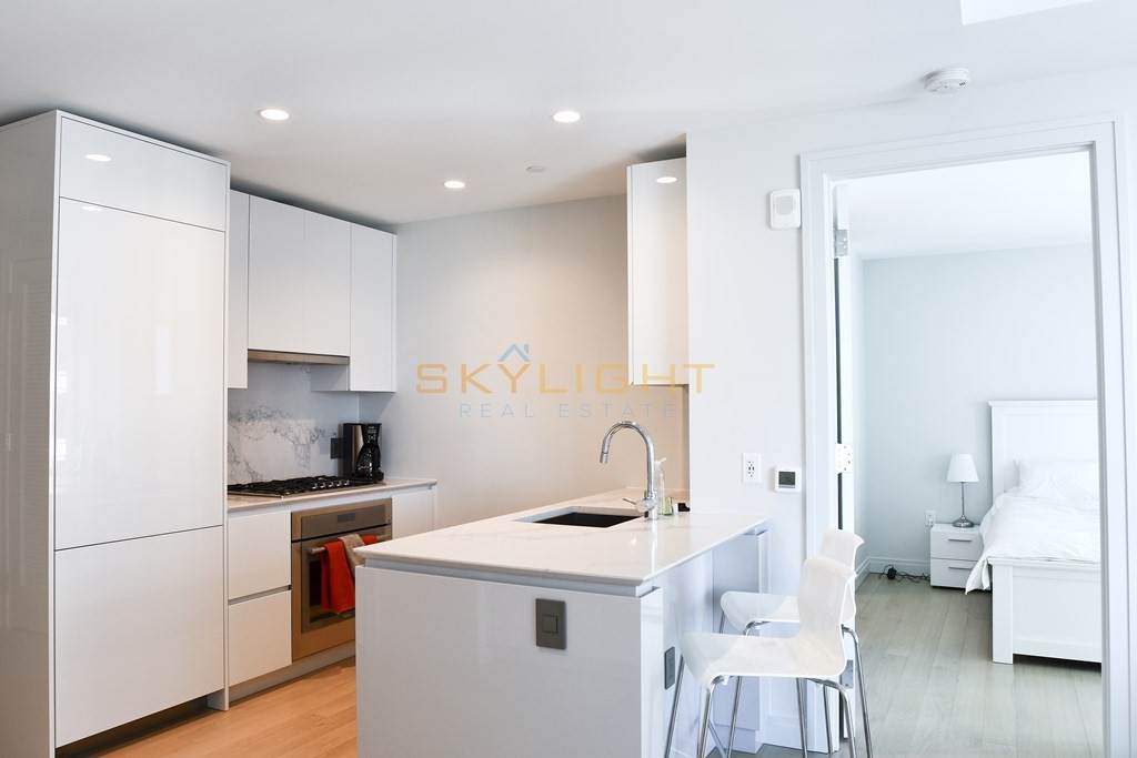 135 Seaport Blvd - Photo 1