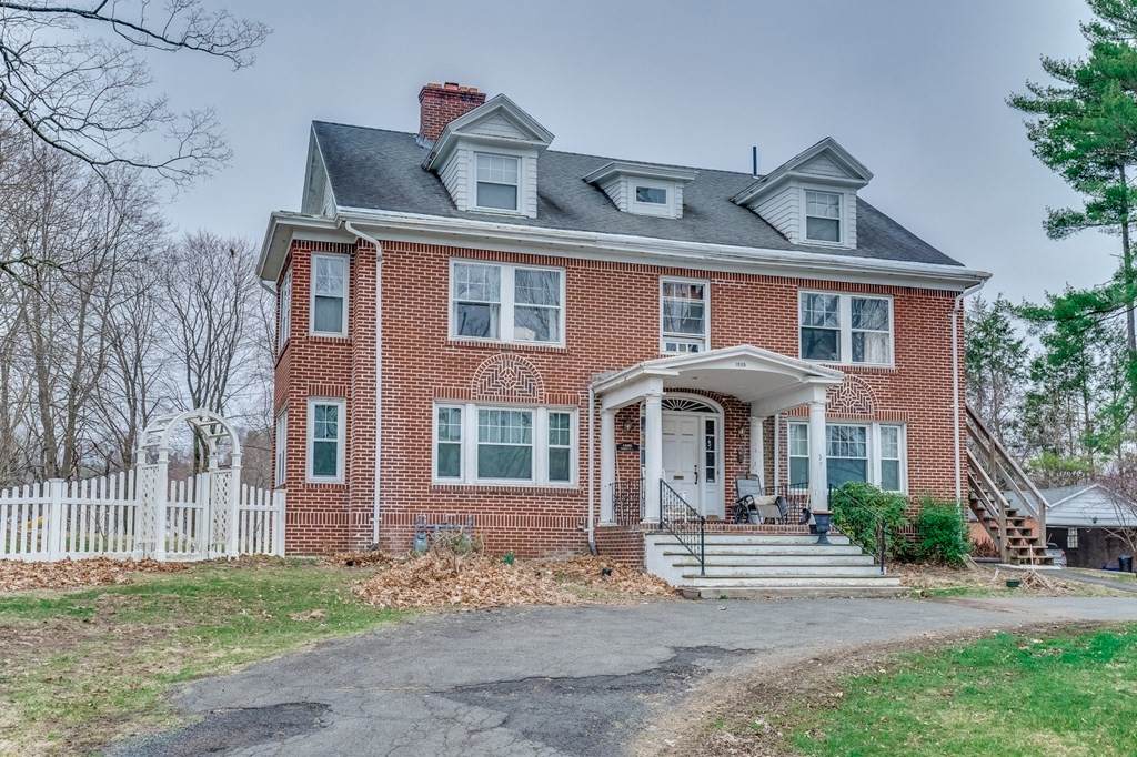 1895 Northampton Street - Photo 1