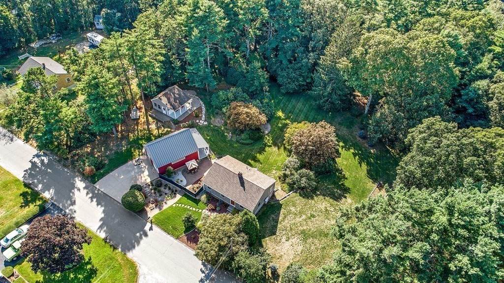 35 Willard St - Photo 1