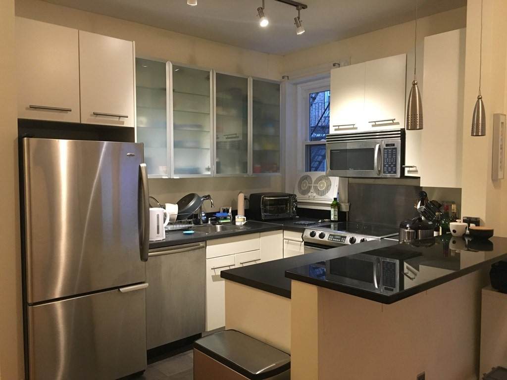 137 Peterborough Street - Photo 1