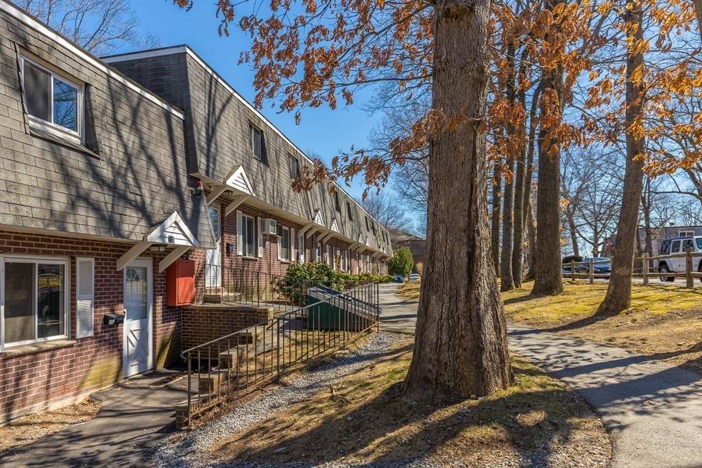 132 Thissell Ave - Photo 1