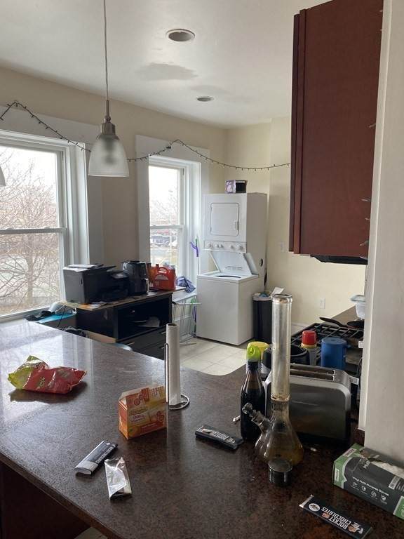 227 Roxbury Street - Photo 1