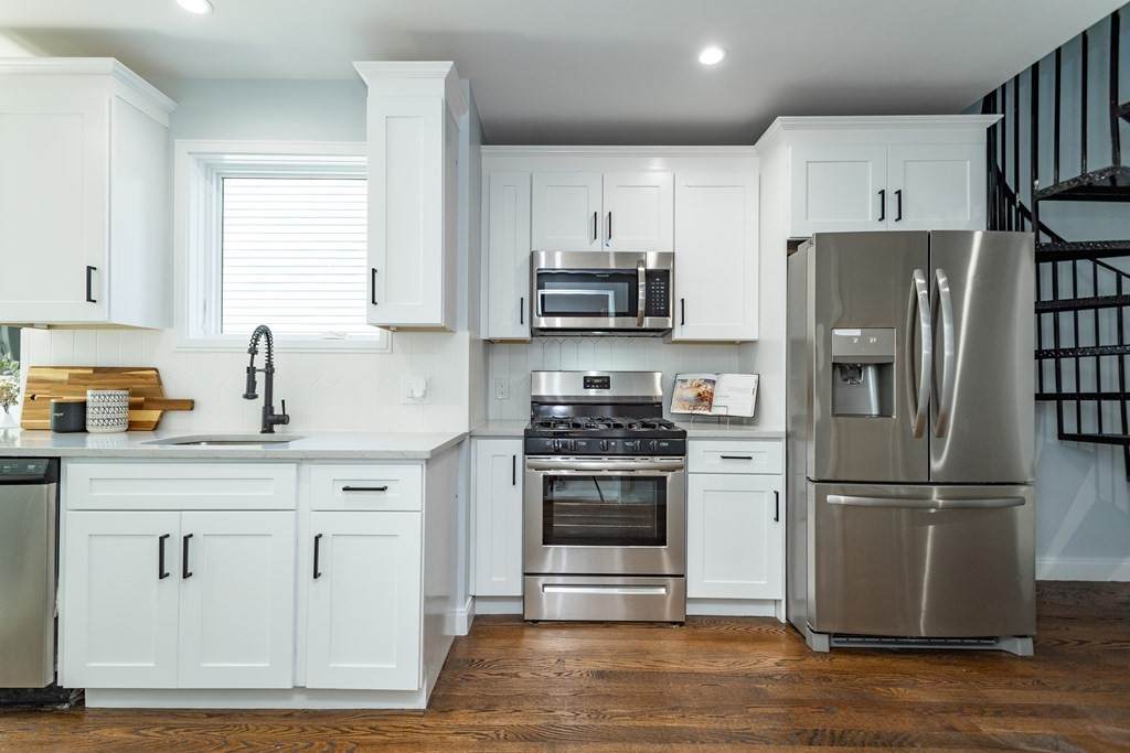221 Paris Street - Photo 1