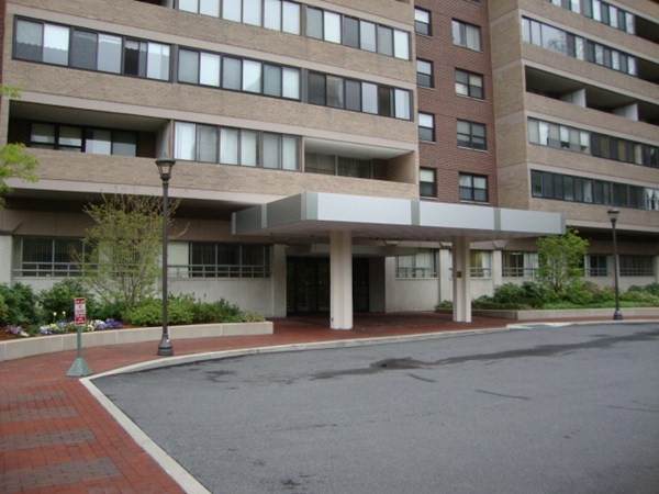 2 Hawthorne - Photo 1