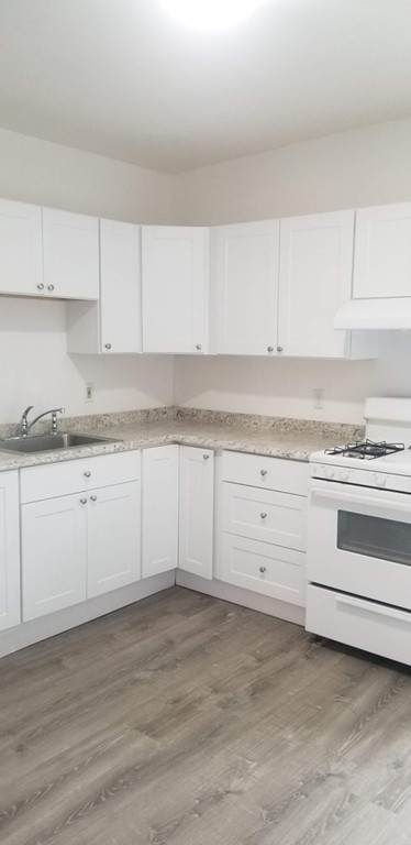 112 Salem St - Photo 1