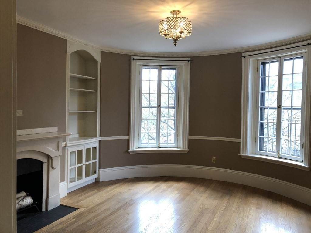 319 Dartmouth Street - Photo 1