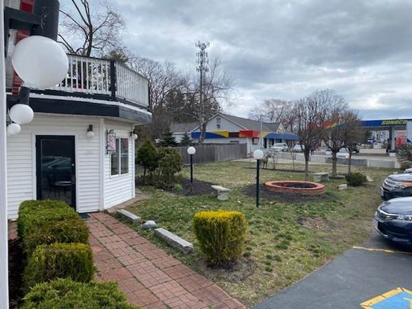 194 Elm St - Photo 1