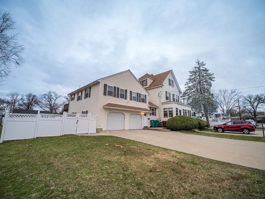 12 Commonwealth Ave - Photo 1
