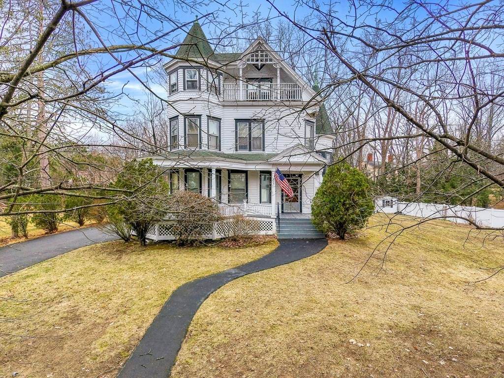 20 Crescent Rd. - Photo 1