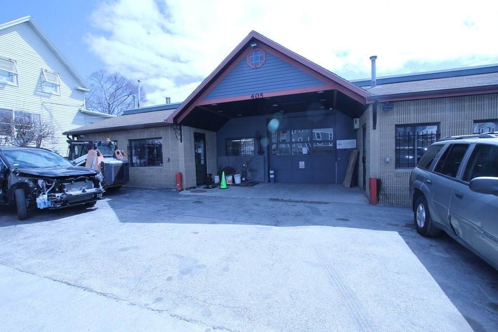 407 Shrewsbury St - Photo 1