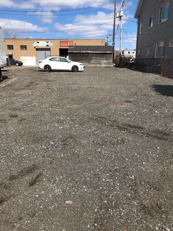 39 Lynde St - Photo 1