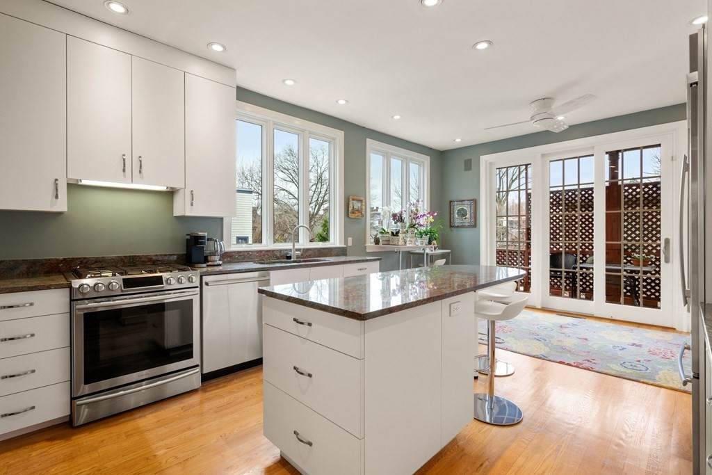 34 Davis Ave - Photo 1