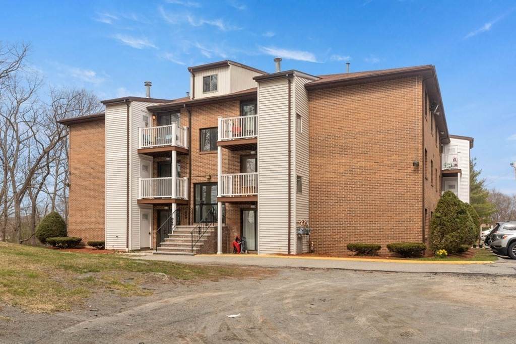 100 Cass Ave - Photo 1