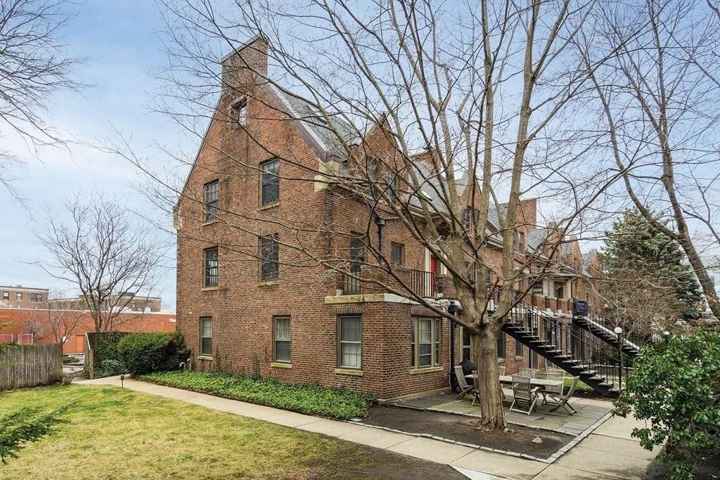 25 Cypress St - Photo 1