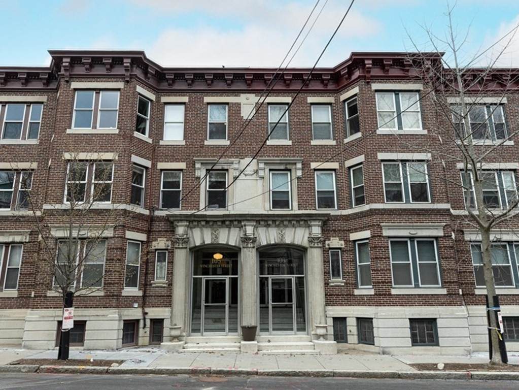 105 Winchester St - Photo 1