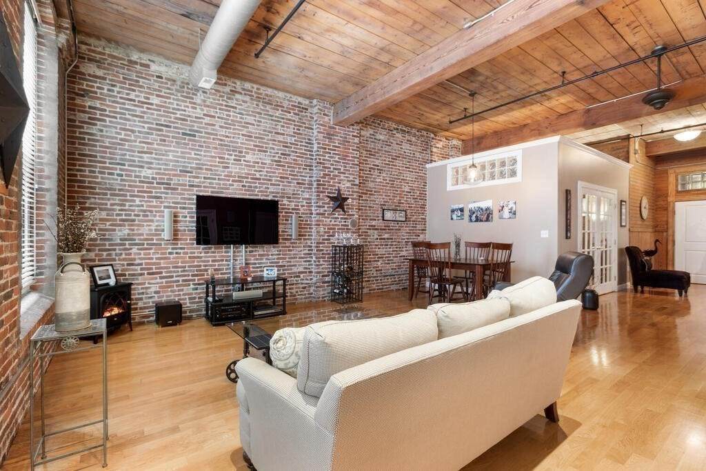 181 Market St - Photo 1